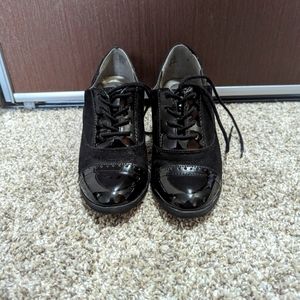 Dexflex Oxford Style Pumps